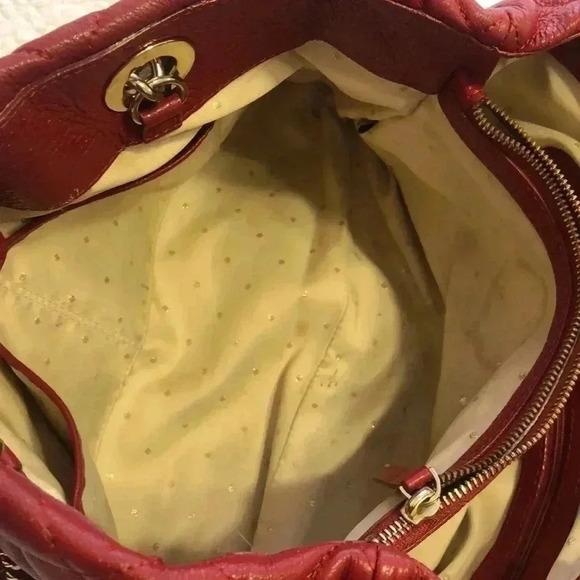 Kate Spade Quilted Gold Coast Maryanne red leather bath with gold hardware. - Picture 10 of 12